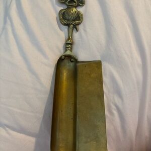 Vintage Brass crumb collector with Decorative Top